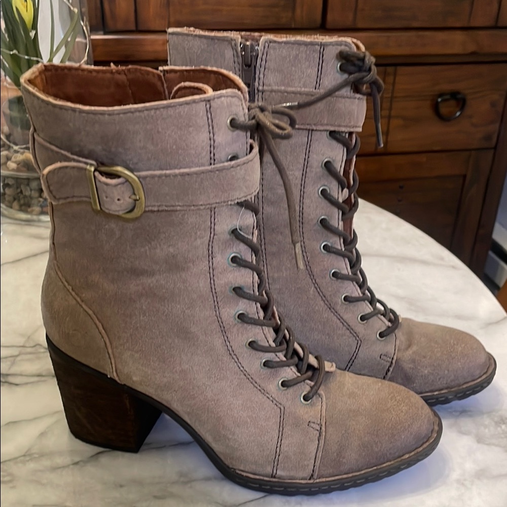 Born Tan Lace Up Boots with Chunky Heel
